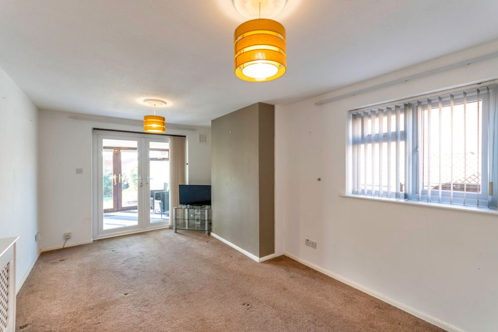 Property photo 3 of 11