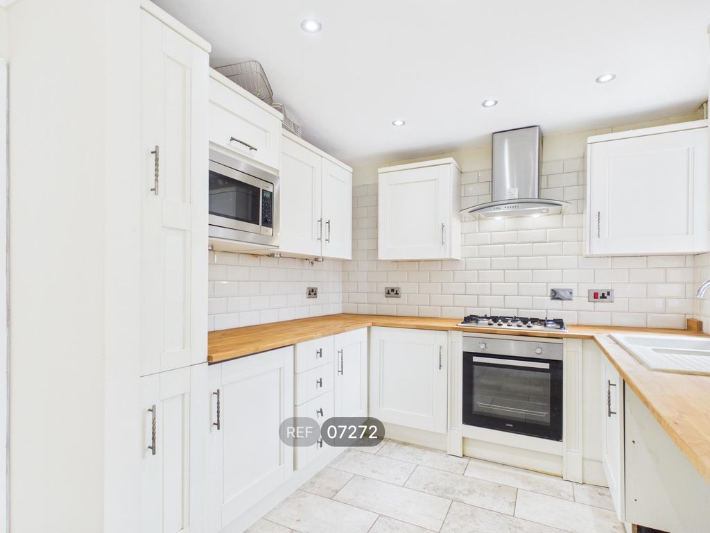 Property photo 1 of 16 Kitchen/Dining Room