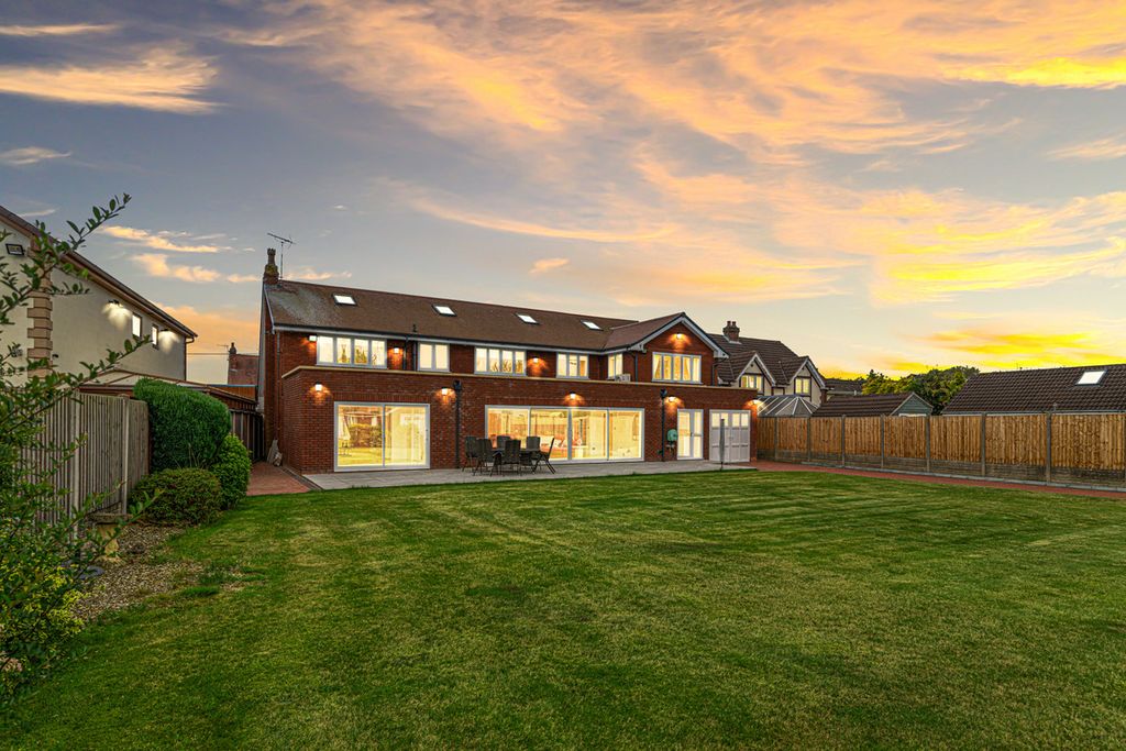 Property photo 1 of 38