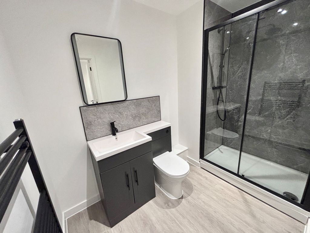 Property photo 3 of 7 Shower Room