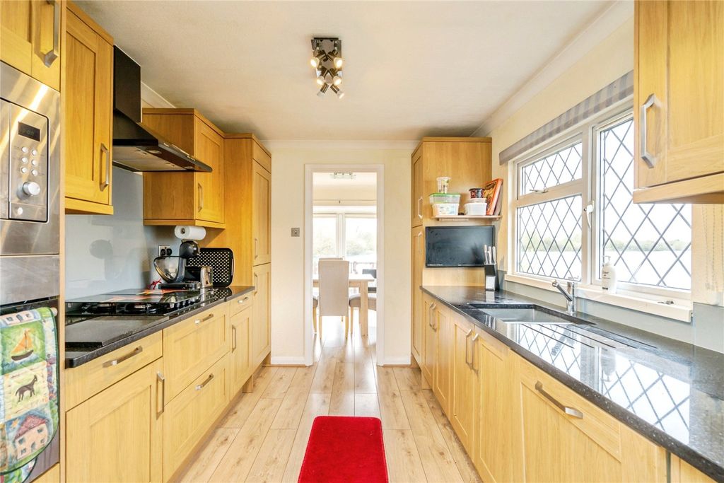 Property photo 3 of 21 Picture No. 13
