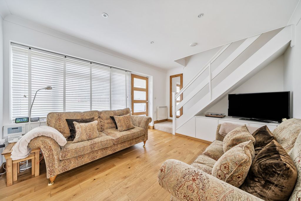 Property photo 2 of 13 Reception