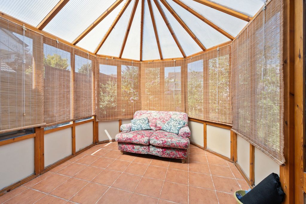 Property photo 3 of 18