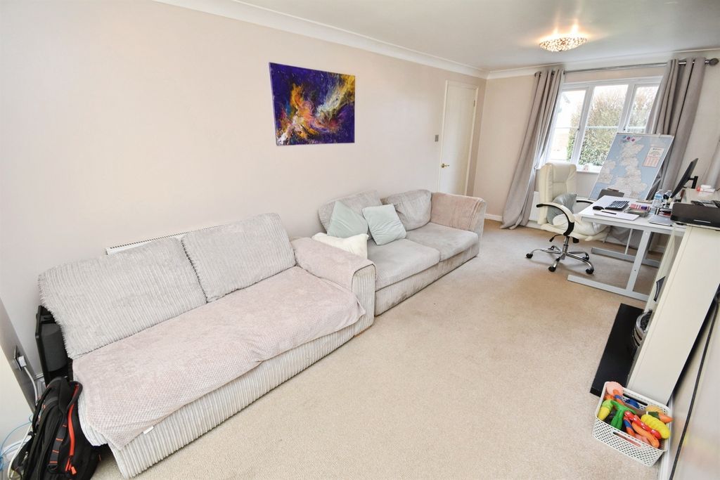 Property photo 2 of 20