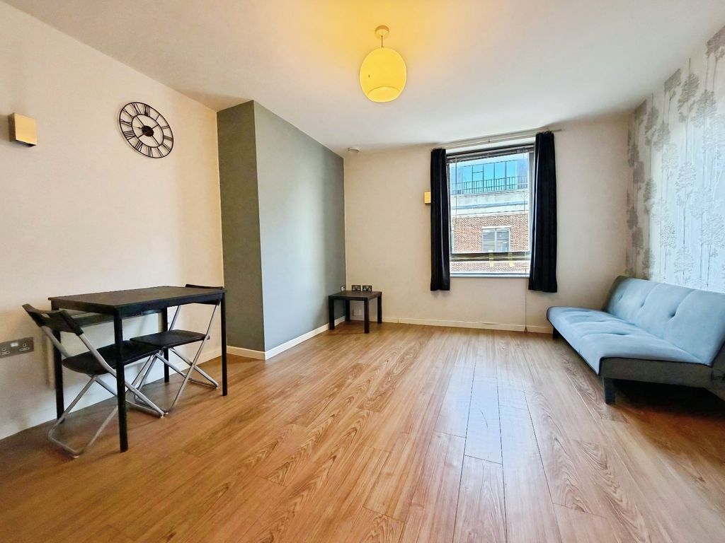 Property photo 2 of 12 Picture No. 33