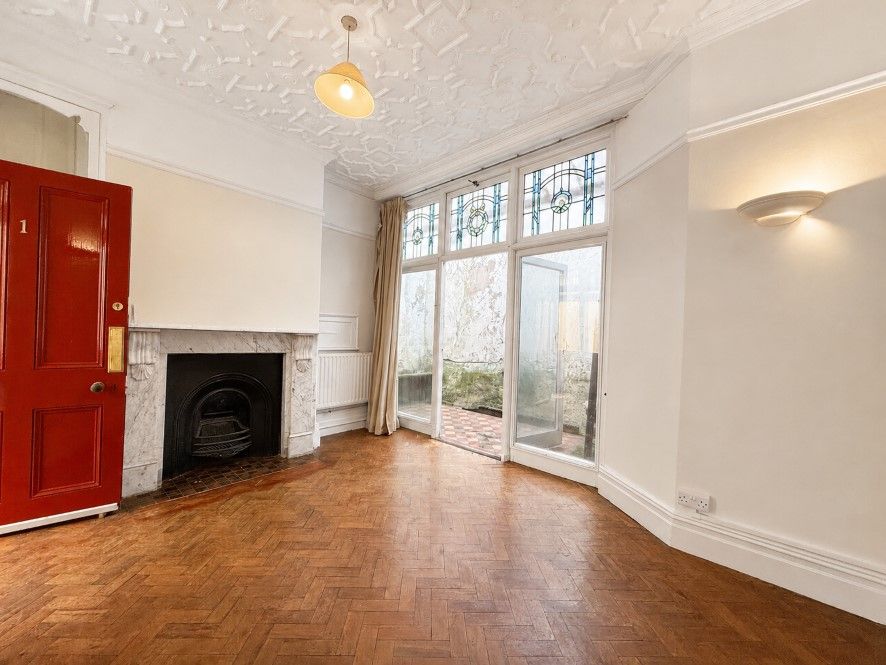 Property photo 3 of 12