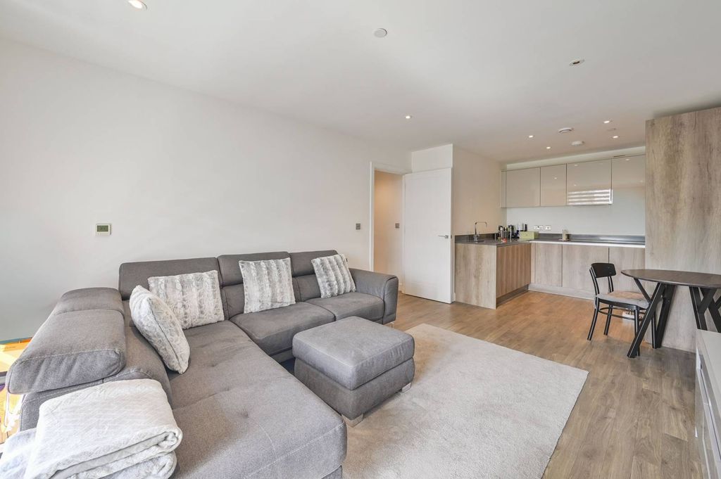 Property photo 3 of 11