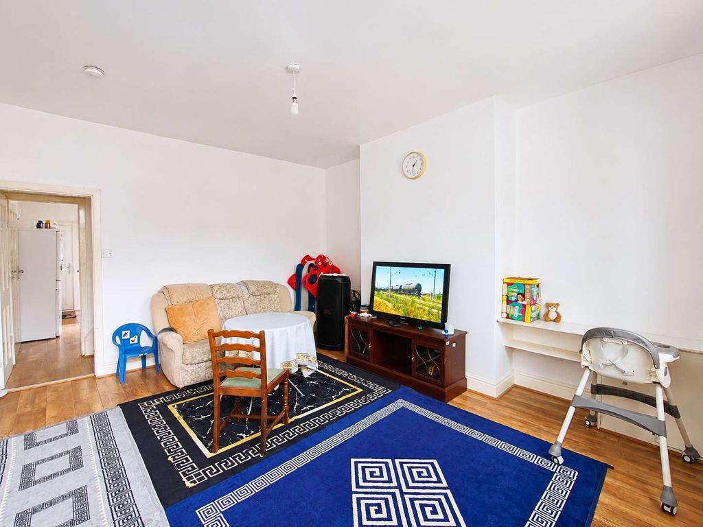Property photo 2 of 11