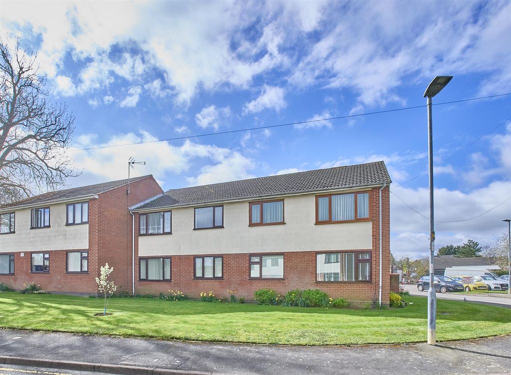 Property photo 1 of 6 Middlefield Ct Hinckley.Jpg