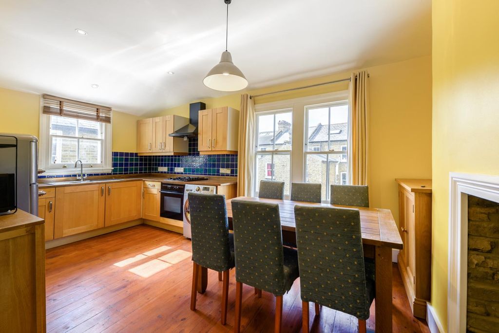 Property photo 2 of 7