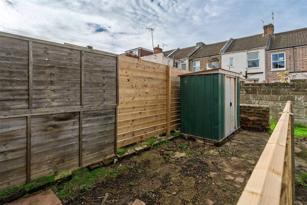 Property photo 2 of 15 Picture No. 14