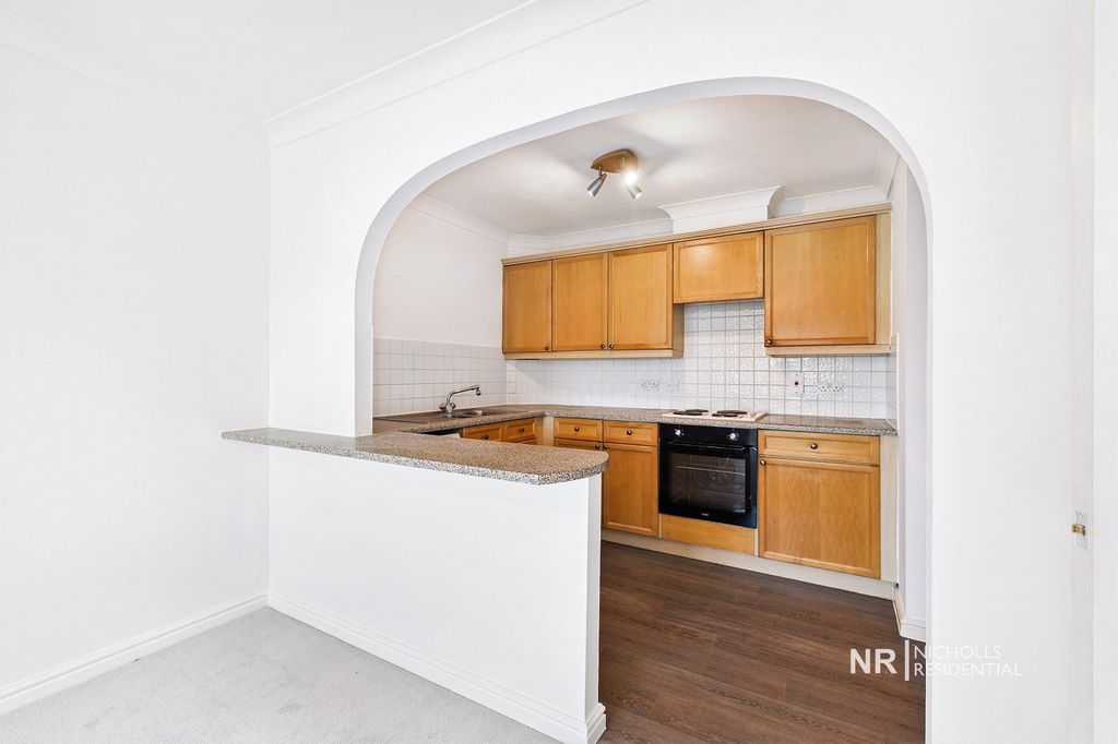 Property photo 2 of 9 Kitchen