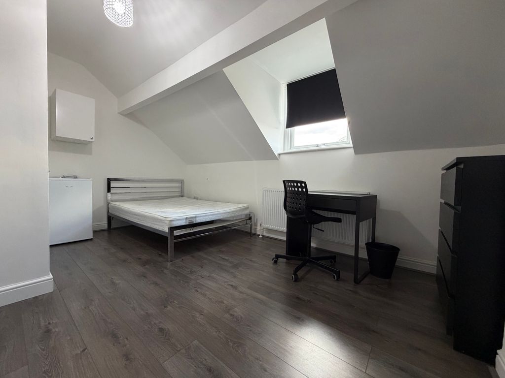 Property photo 2 of 8 Image