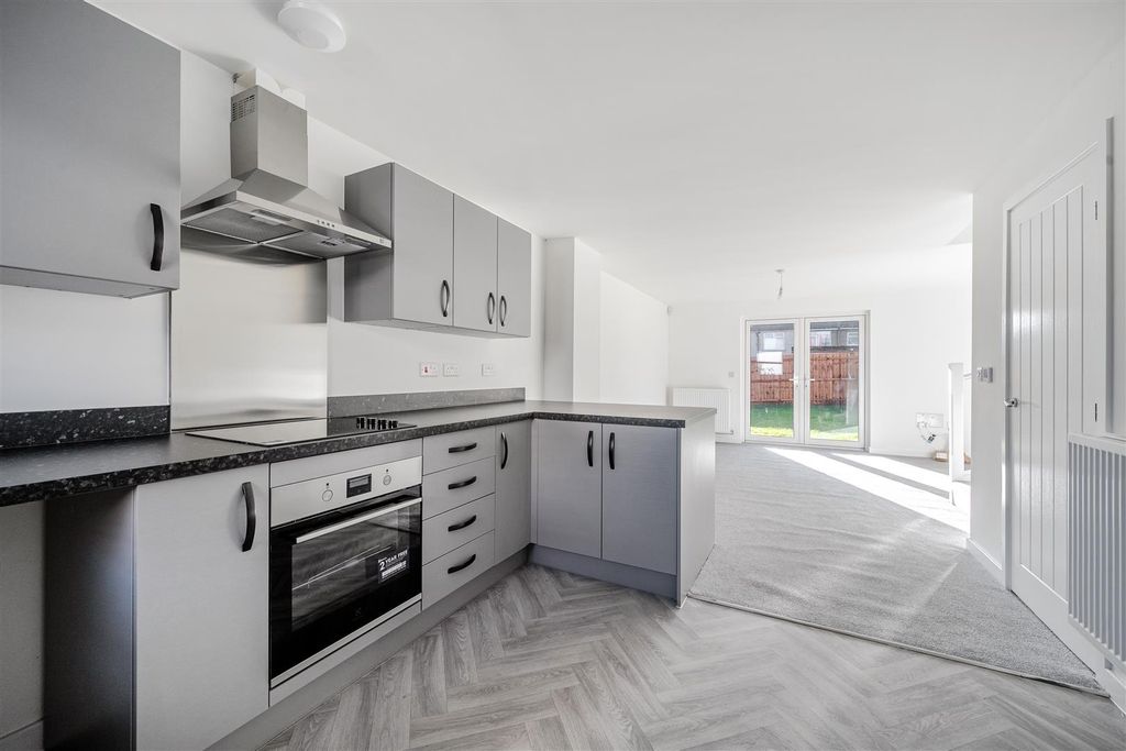 Property photo 2 of 10 1386358-6-69302c9B17B98.Jpg