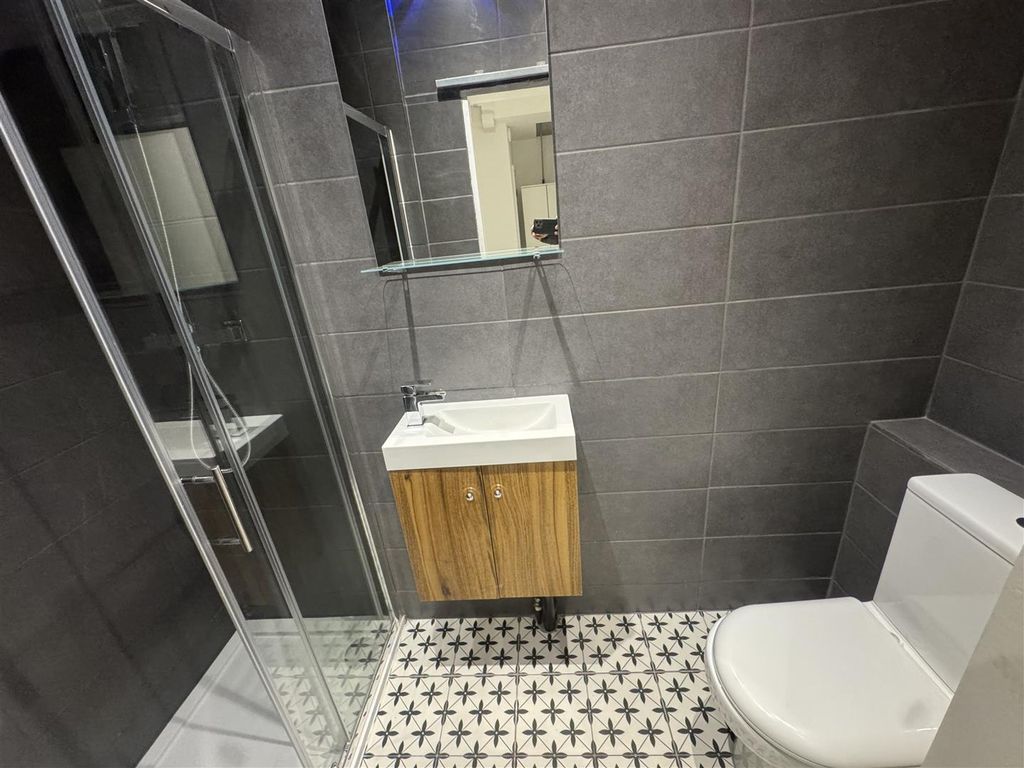 Property photo 2 of 3 Tempimagess6Usk.Jpg