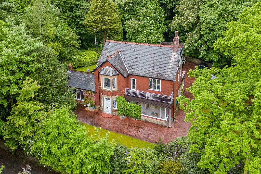 Property photo 1 of 43