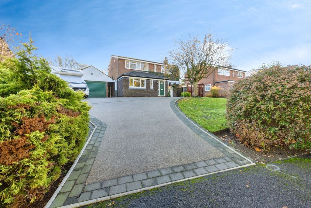 Property photo 1 of 20 Front