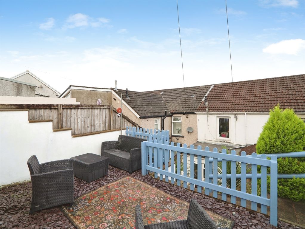 Property photo 3 of 24