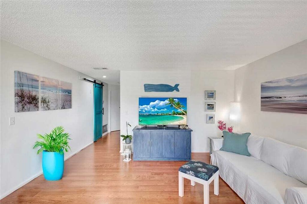 Property photo 1 of 27