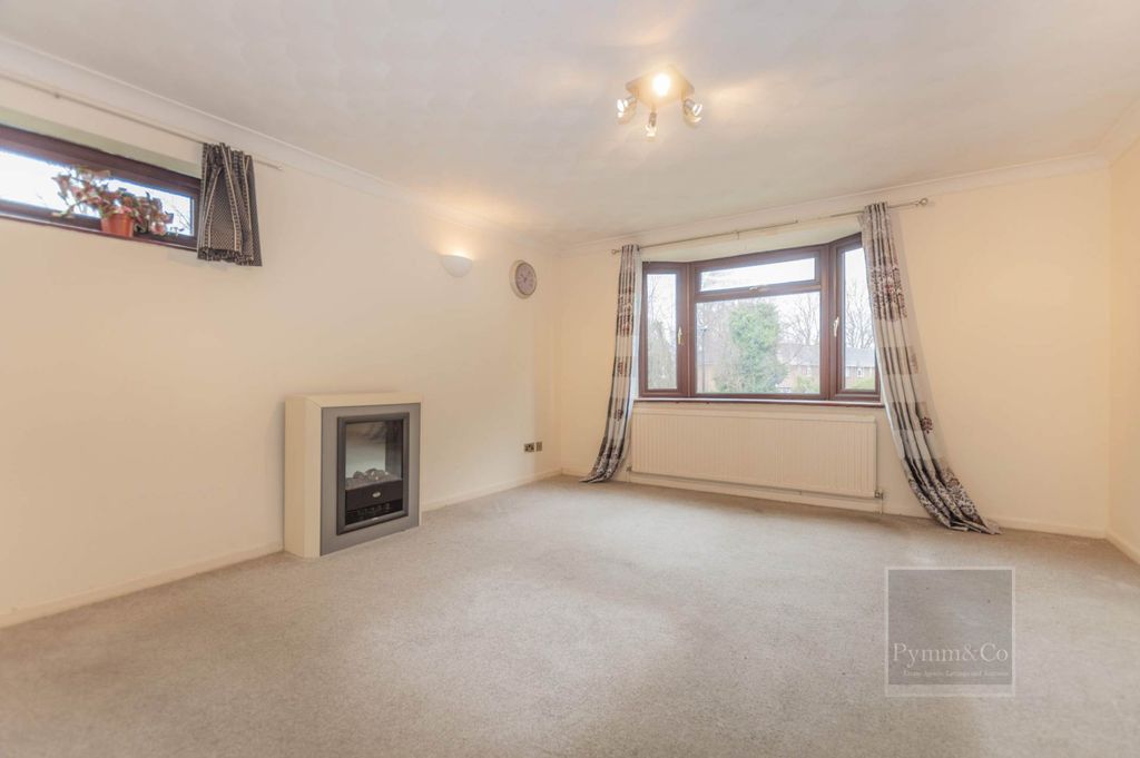 Property photo 2 of 8