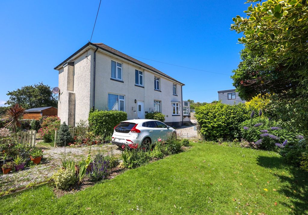 Property photo 2 of 28