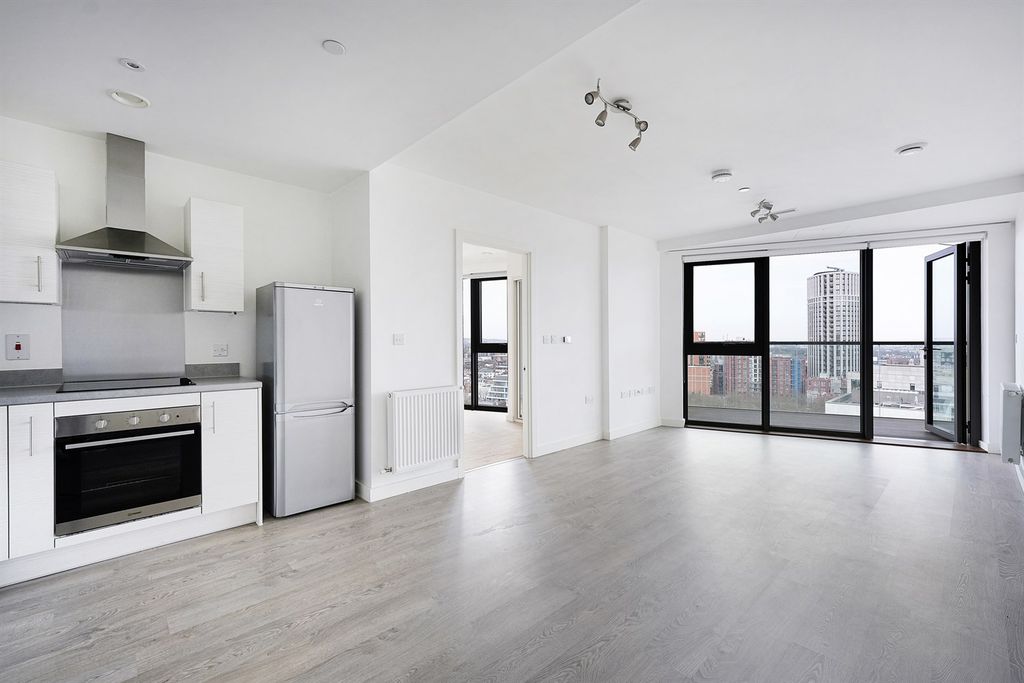 Property photo 1 of 15 (Main)