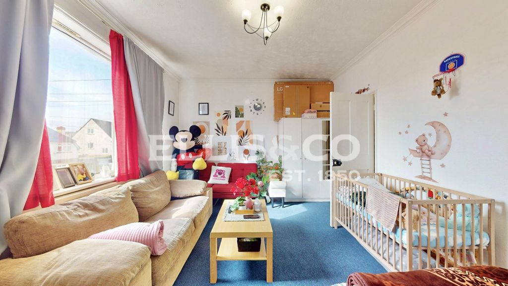 Property photo 2 of 7 Picture No. 14