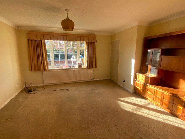 Property photo 2 of 15 Lounge