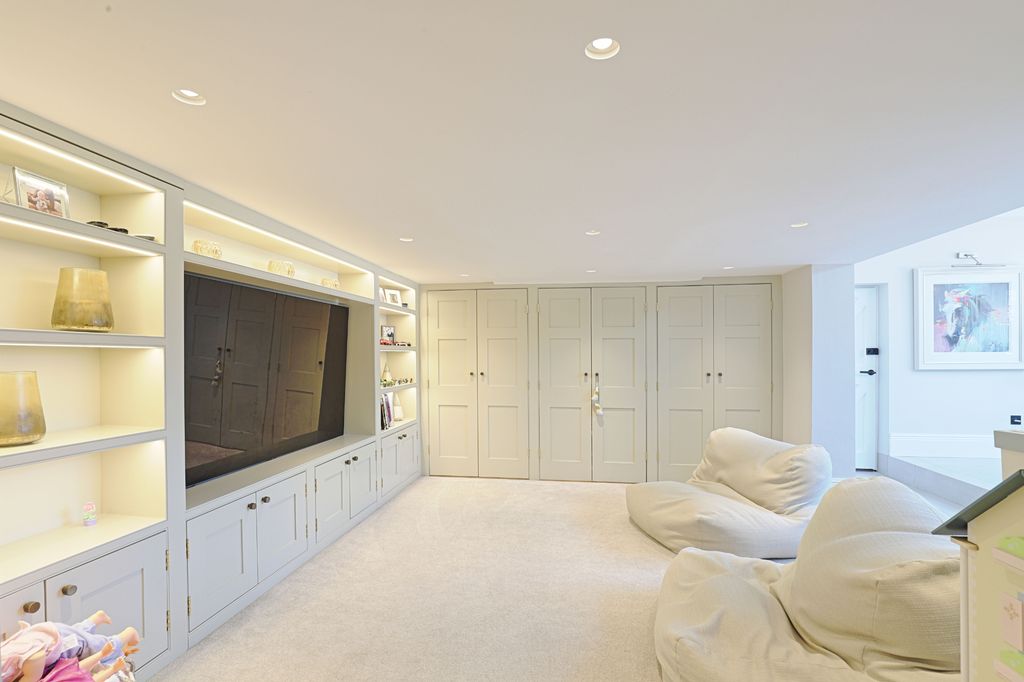 Additional image 11 of 8 bed detached house for saleChequers Green, Lymington SO41