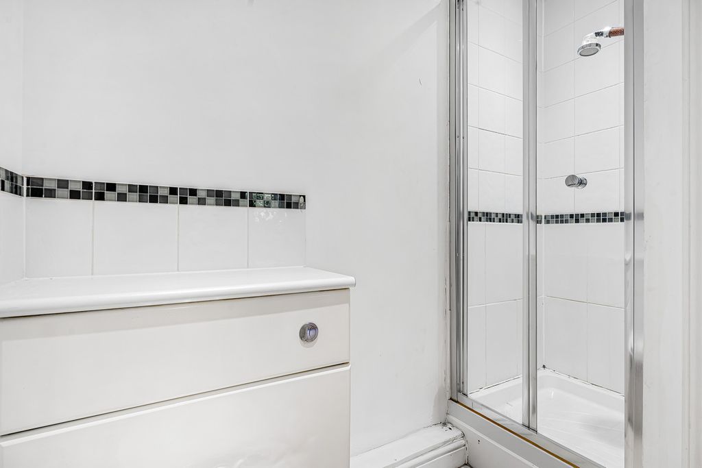 Additional image 12 of 2 bed flat for saleBuckingham Road, Bicester OX26