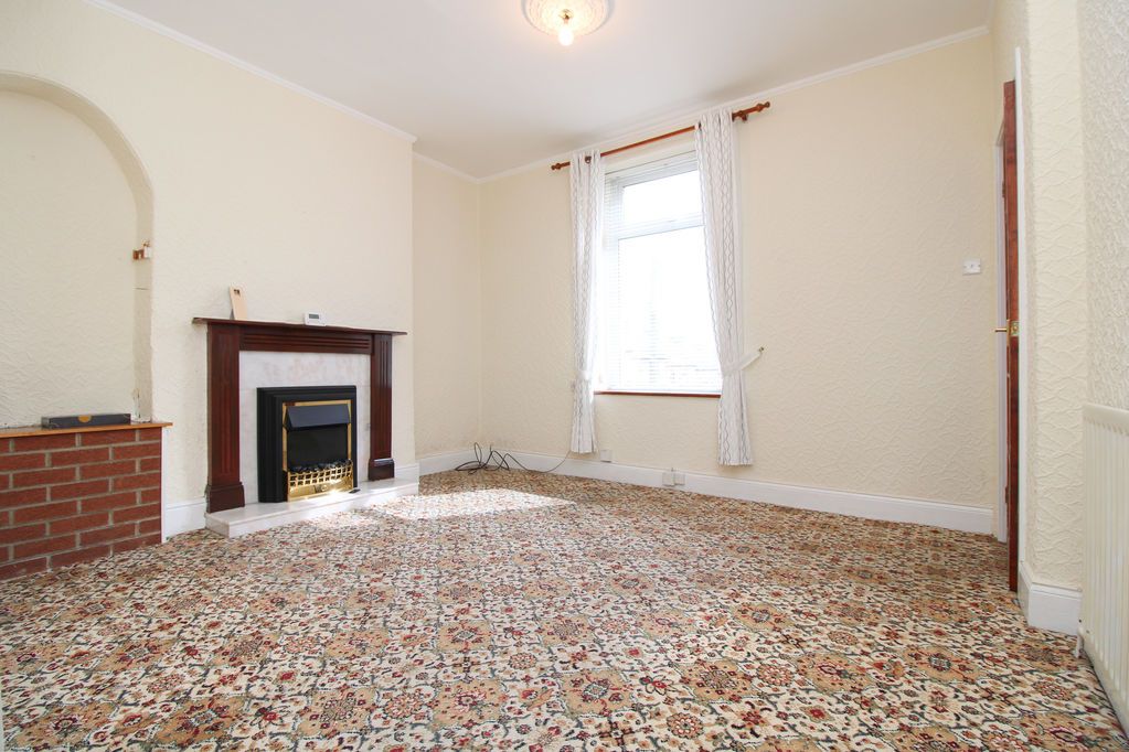 Property photo 3 of 10 Lounge
