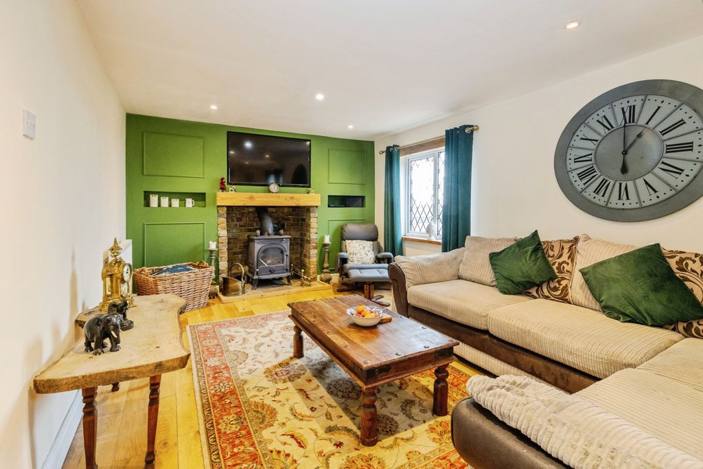 Property photo 3 of 16