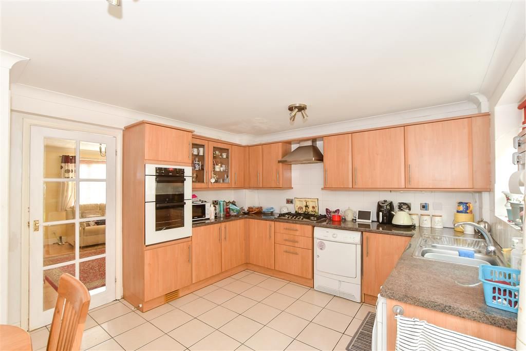 Property photo 3 of 9 Kitchen/Dining Room