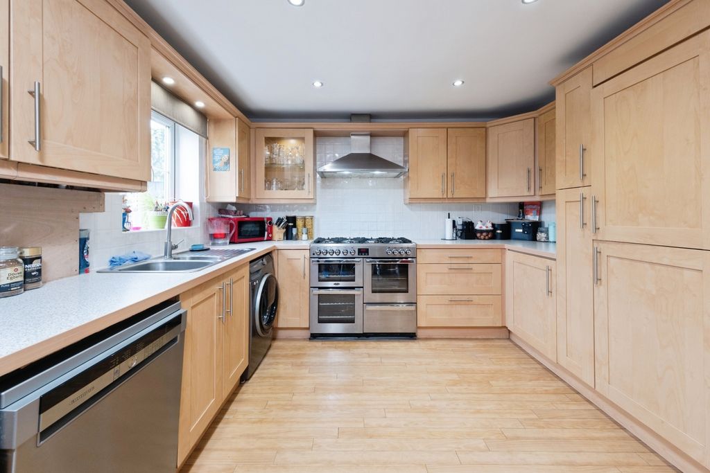 Property photo 2 of 17 Pbox-Img.Jpg
