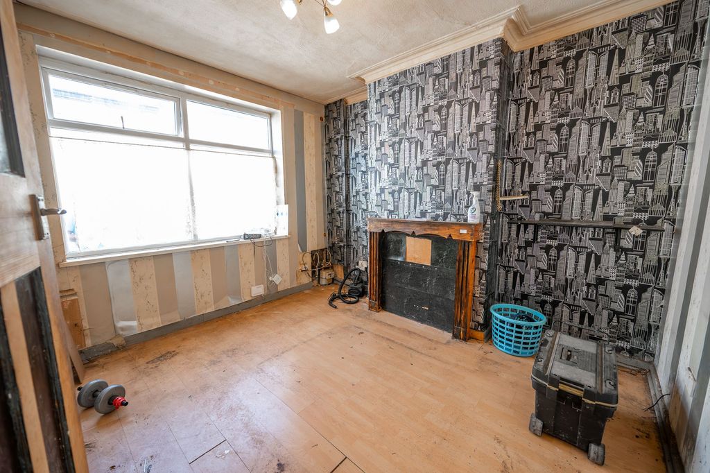 Property photo 3 of 25