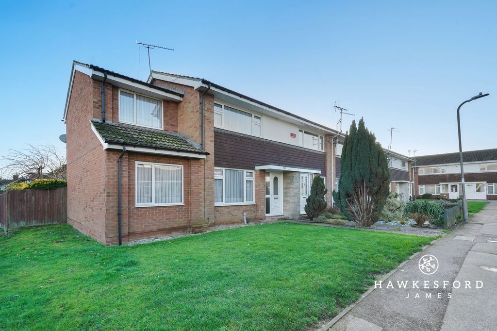 Property photo 1 of 15 Gadby Road, Sittingbourne - Front