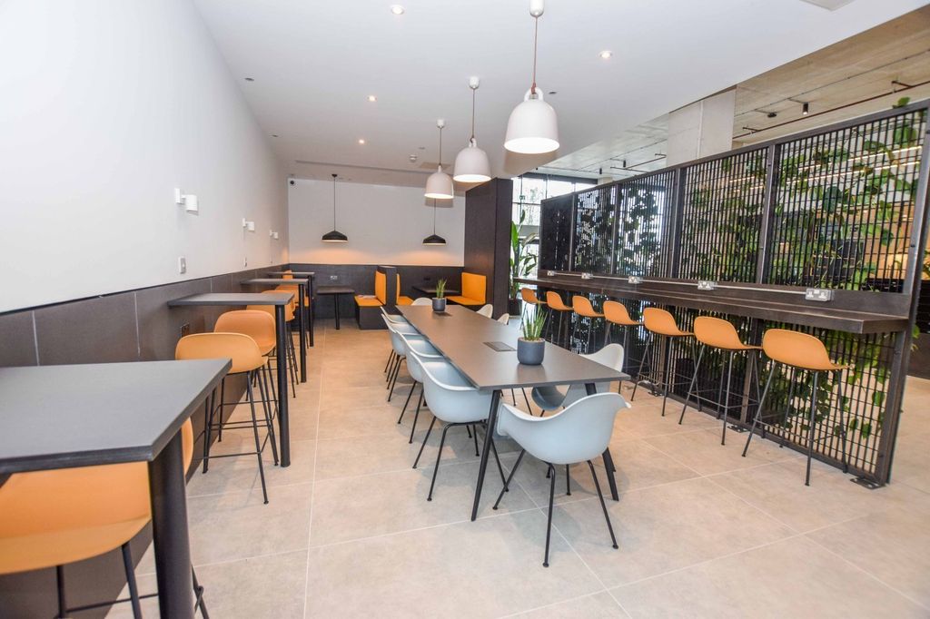 Property photo 2 of 12 Picture No. 17