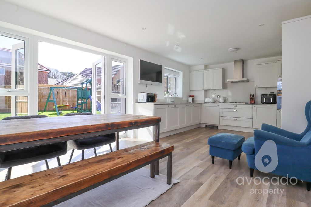 Property photo 2 of 22 5072644