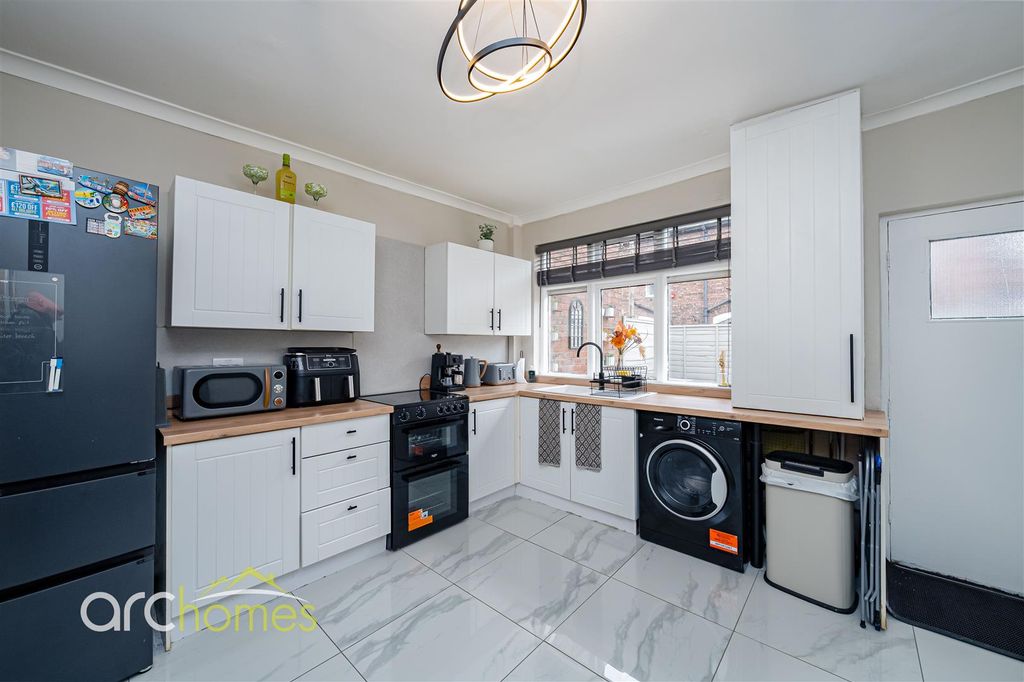 Property photo 3 of 25 Leigh-6.Jpg