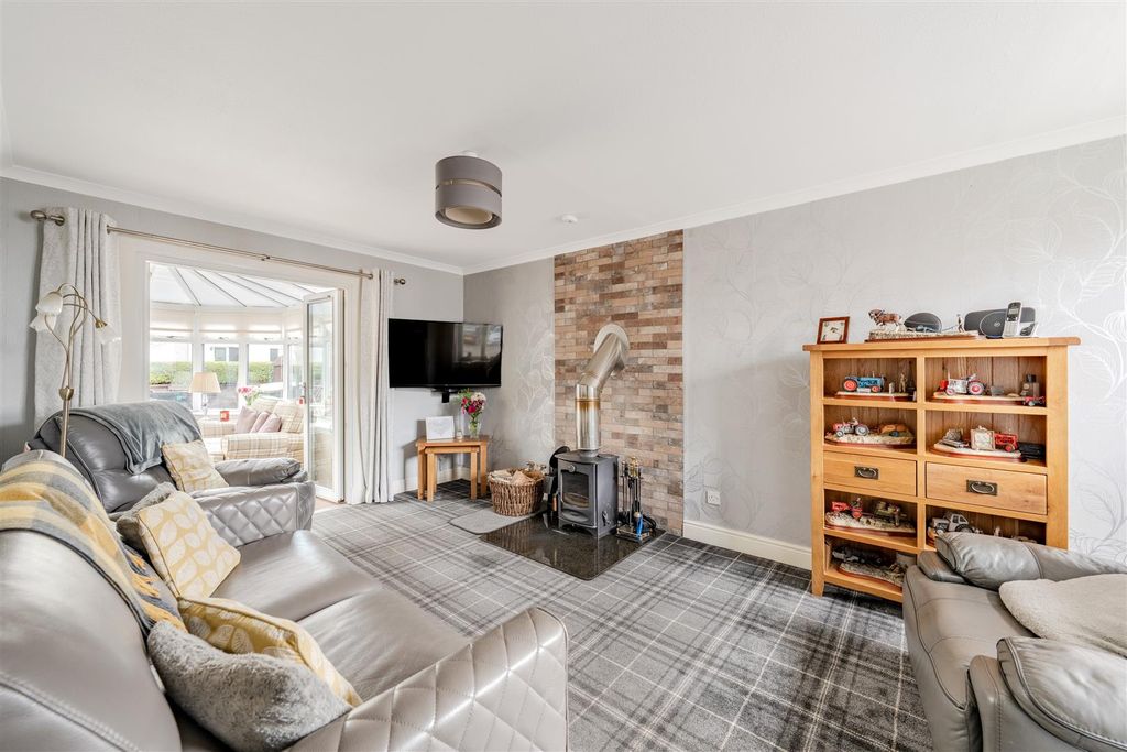 Property photo 3 of 18 76_Howdenburn_Court_Jedburgh-03.Jpg