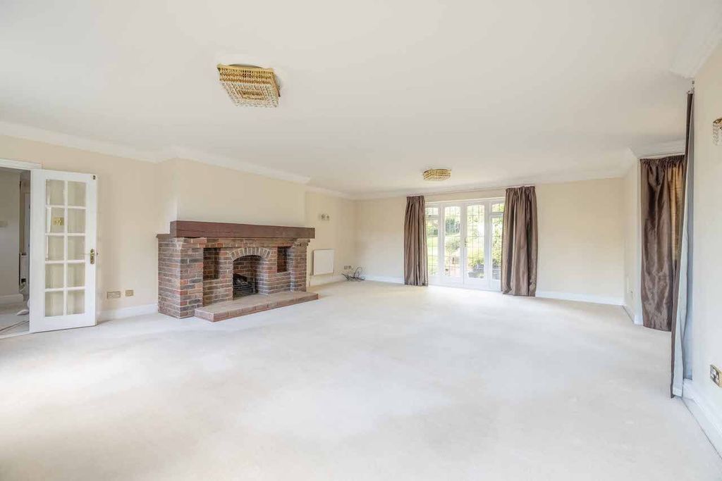 Property photo 2 of 26