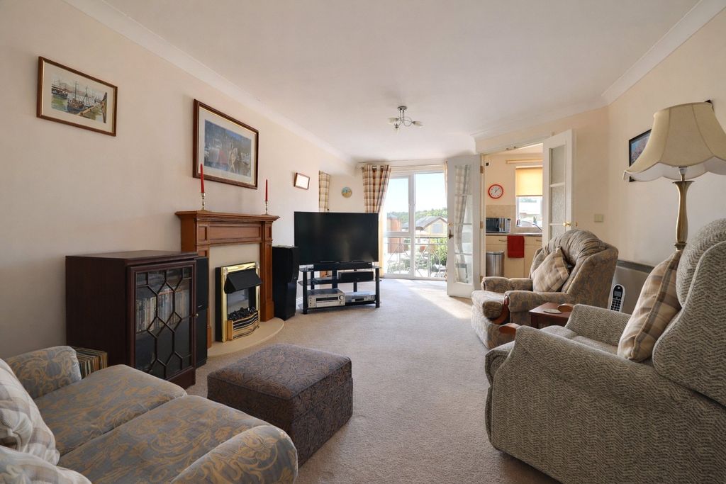 Property photo 3 of 8 3 - Picture No. 06