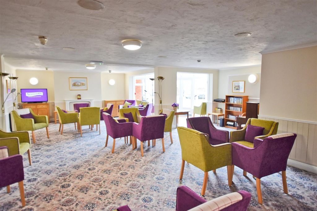 Property photo 2 of 18