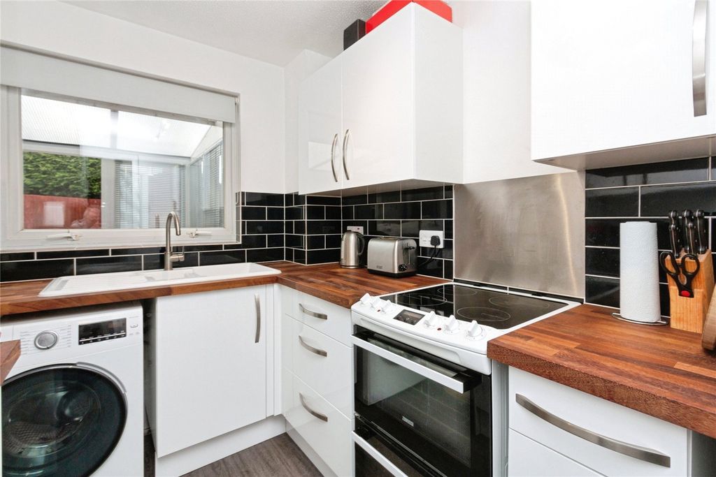 Property photo 3 of 22 Picture No. 28