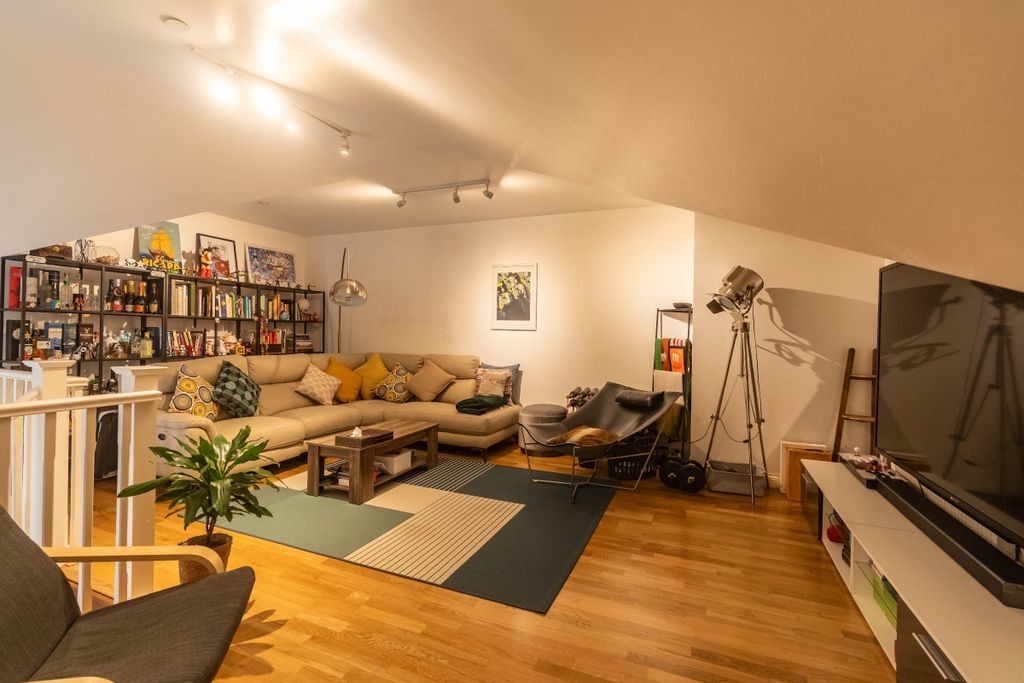 Property photo 2 of 18