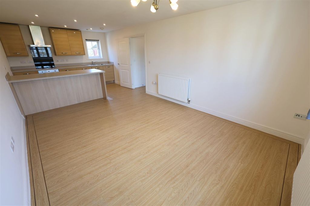 Property photo 2 of 24 Lda Living Room Kitchen i.Jpg