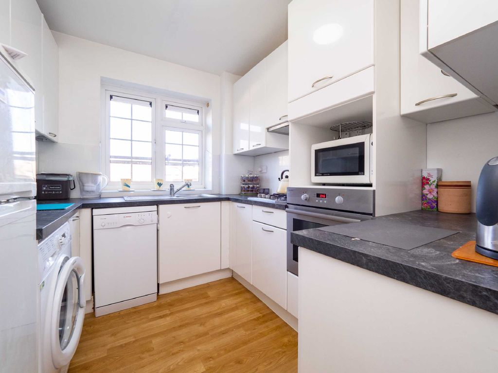 Property photo 3 of 10 Photo