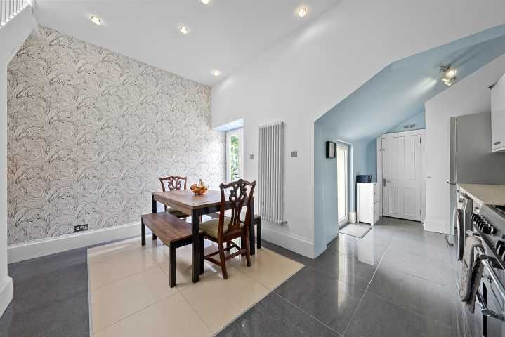 Property photo 3 of 42