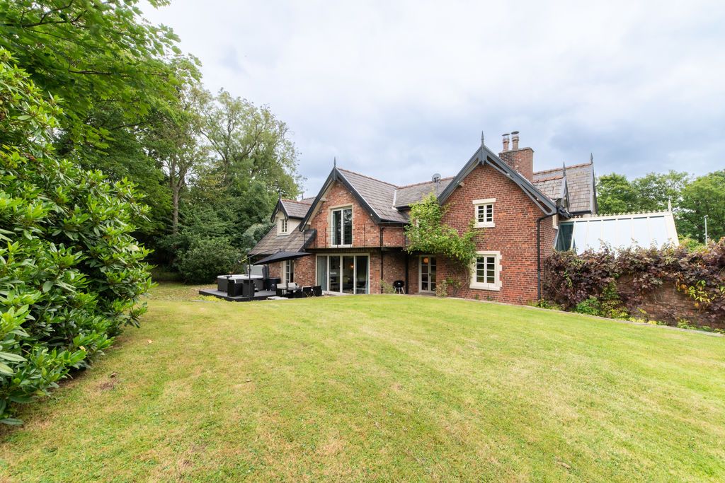 Property photo 2 of 57 Photo 38