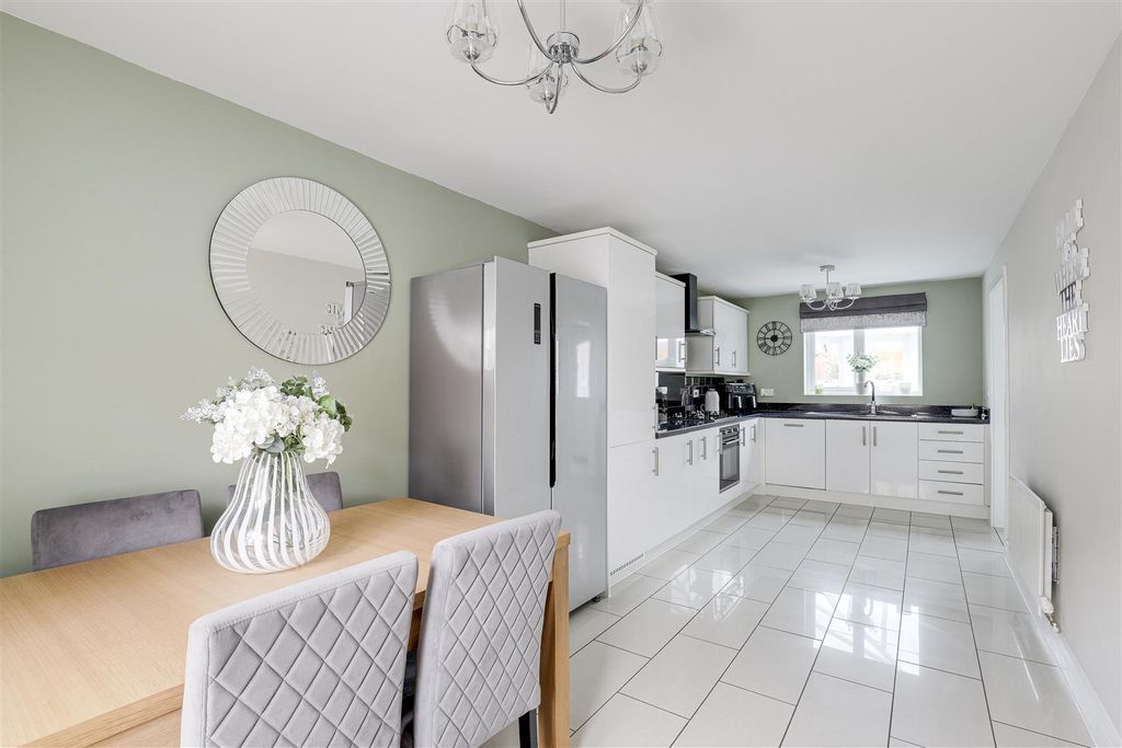 Property photo 2 of 25 4108.Jpg